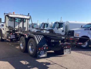 2025 Peterbilt 567 6x4 Load King 60K-CA Roll-Off Truck