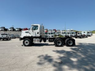 2015 Freightliner 108SD 6x6 Daycab Tractor