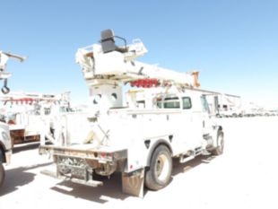 2011 Int'l 4300 Diesel Terex Commander 4047 Digger Derrick Truck