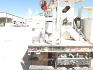 2011 Int'l 4300 Diesel Terex Commander 4047 Digger Derrick Truck