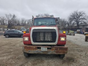 1995 Ford LT9000 Roll-Off Truck