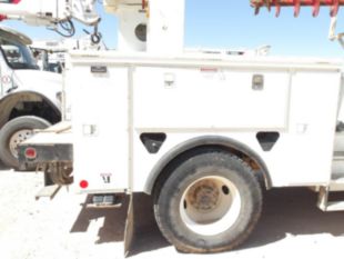 2011 Int'l 4300 Diesel Terex Commander 4047 Digger Derrick Truck