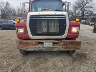 1995 Ford LT9000 Roll-Off Truck