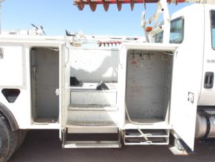 2011 Int'l 4300 Diesel Terex Commander 4047 Digger Derrick Truck