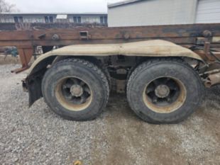 1995 Ford LT9000 Roll-Off Truck