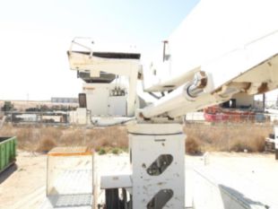2011 Int'l 4300 Diesel Terex Commander 4047 Digger Derrick Truck