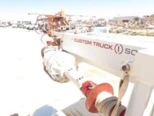 2011 Int'l 4300 Diesel Terex Commander 4047 Digger Derrick Truck