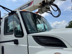 2016 Int'l 7300 Diesel 4x4 Terex Commander 4047 Digger Derrick Truck