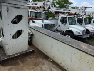 2016 Int'l 7300 Diesel 4x4 Terex Commander 4047 Digger Derrick Truck