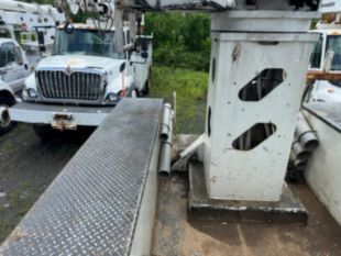 2016 Int'l 7300 Diesel 4x4 Terex Commander 4047 Digger Derrick Truck