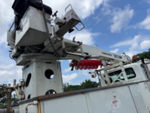 2016 Int'l 7300 Diesel 4x4 Terex Commander 4047 Digger Derrick Truck