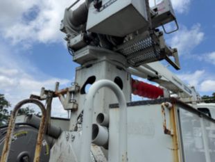 2016 Int'l 7300 Diesel 4x4 Terex Commander 4047 Digger Derrick Truck
