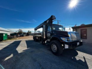 2007 Tandem Manitex 800 D - 30 Ton Boom Truck