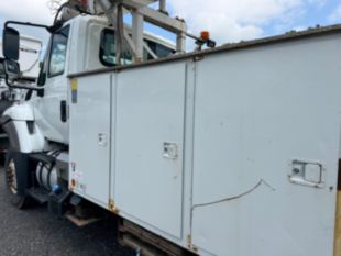 2016 Int'l 7300 Diesel 4x4 Terex Commander 4047 Digger Derrick Truck