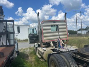 2016 Mack CHU613 Tandem Axle Day Cab