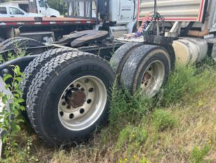 2016 Mack CHU613 Tandem Axle Day Cab