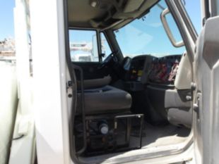2011 Int'l 4300 Diesel Terex Commander 4047 Digger Derrick Truck