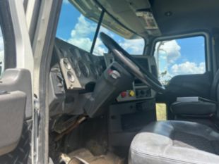 2016 Mack CHU613 Tandem Axle Day Cab