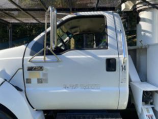 2007 Ford F-750 4x2 Altec Forestry Bucket Truck