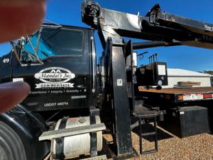 2006 Tandem National 800 D - 23 Ton Boom Truck