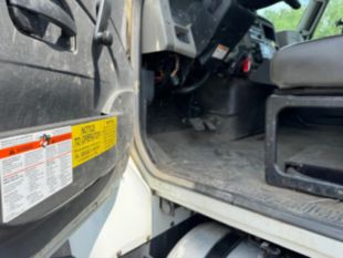 2016 Int'l 7300 Diesel 4x4 Terex Commander 4047 Digger Derrick Truck