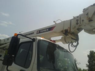 2017 Freightliner M2 Diesel 4x4 Terex Commander 4047 Digger Derrick