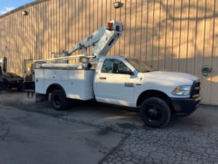 2018 Dodge 3500 Hemi Powered 4x2 Duralift DTS-29 Bucket Truck