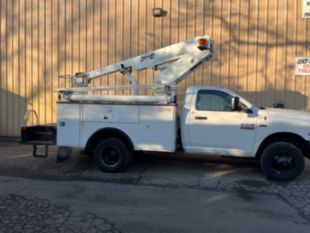 2018 Dodge 3500 Hemi Powered 4x2 Duralift DTS-29 Bucket Truck