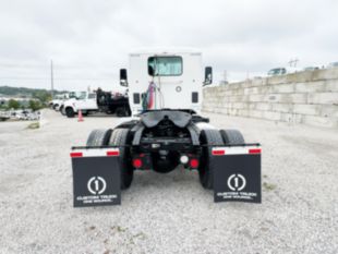 2022 Peterbilt 579 4x2 Daycab Tractor