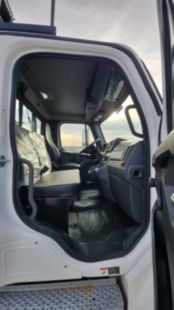 2024 Freightliner M2106 4x2 FASSI F115A.0.22 Grapple Truck