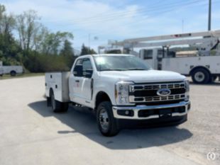 2025 Ford F350 4x4 Service Truck