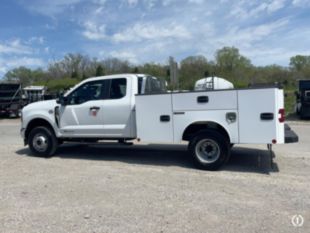 2025 Ford F350 4x4 Service Truck