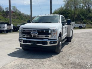 2025 Ford F350 4x4 Service Truck