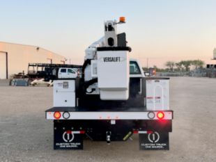 2023 Chevrolet 6500 4x2 Versalift SST-40-EIH Bucket Truck