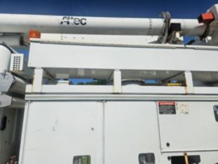 2010 Freightliner Diesel 4x2 Altec Material Handler Bucket Truck