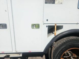 2010 Freightliner Diesel 4x2 Altec Material Handler Bucket Truck