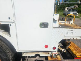 2010 Freightliner Diesel 4x2 Altec Material Handler Bucket Truck