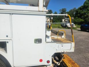 2010 Freightliner Diesel 4x2 Altec Material Handler Bucket Truck