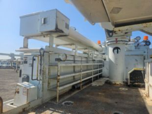 2010 Freightliner Diesel 4x2 Altec Material Handler Bucket Truck