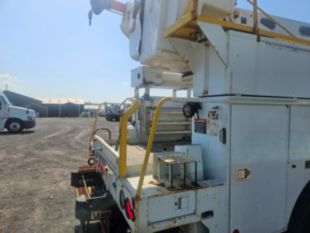 2010 Freightliner Diesel 4x2 Altec Material Handler Bucket Truck
