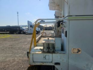 2010 Freightliner Diesel 4x2 Altec Material Handler Bucket Truck