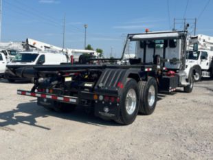 2025 Peterbilt 567 6x4 Galbreath U5-OR-174 Roll-Off Truck