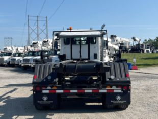 2025 Peterbilt 567 6x4 Galbreath U5-OR-174 Roll-Off Truck