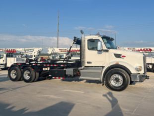 2025 Peterbilt 567 6x4 Galbreath U5-EX-174HD Roll-Off Truck