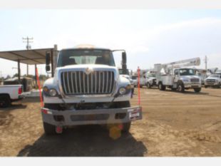 2011 Int'l 7600 6x4 McNeilus Concrete Mixer Truck