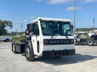 2024 Battle LNT 4x2 Road Tractor