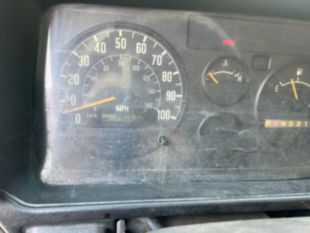 2000 ISUZU NPR 4x2 Box Truck