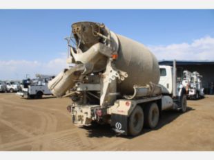 2011 Int'l 7600 6x4 McNeilus Concrete Mixer Truck