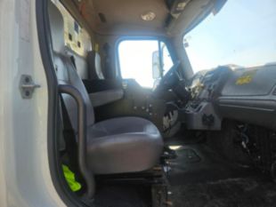 2010 Freightliner Diesel 4x2 Altec Material Handler Bucket Truck