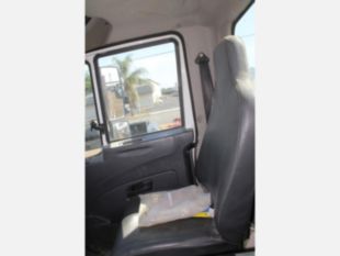 2011 Int'l 7600 6x4 McNeilus Concrete Mixer Truck
